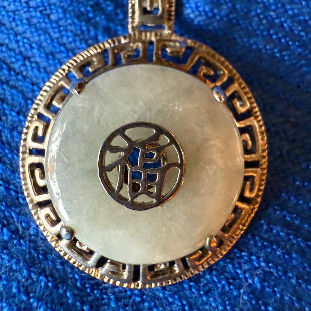 Elegant 925 Silver and Jade Pendant